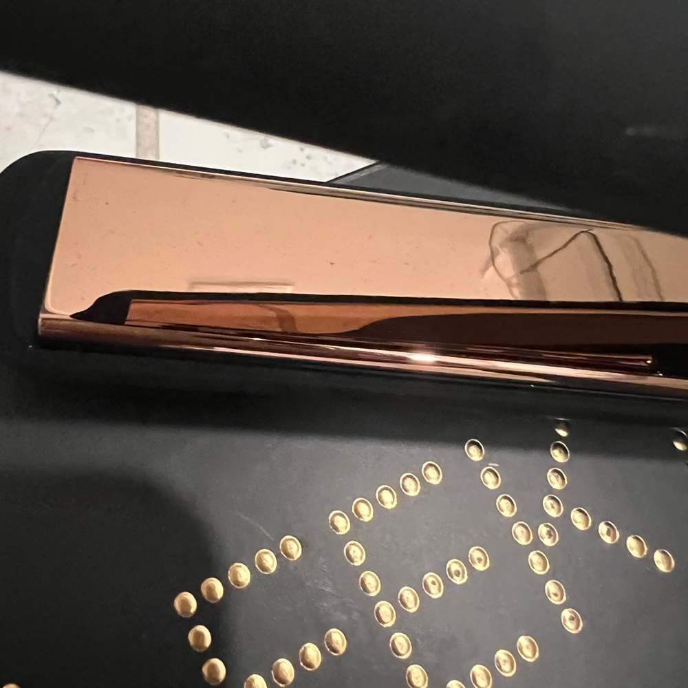 Sleek’e Professional Black and Rose Gold Hair Straightener - Picture 3 of 16